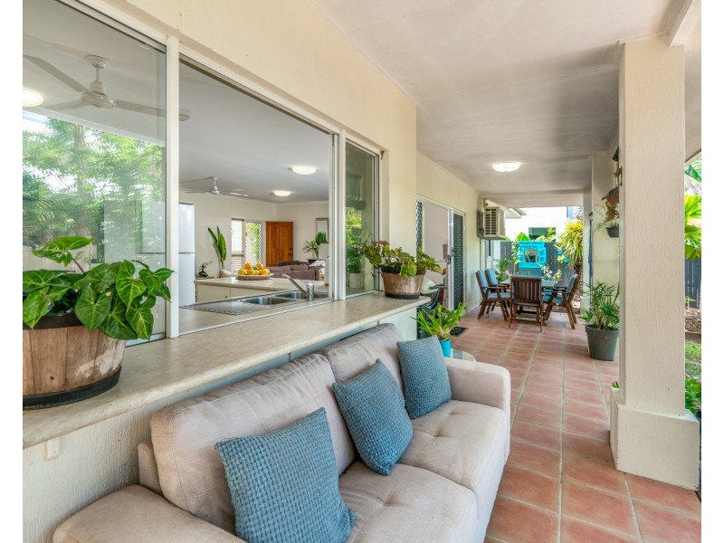 2/20 Oyster Court, Trinity Beach QLD 4879