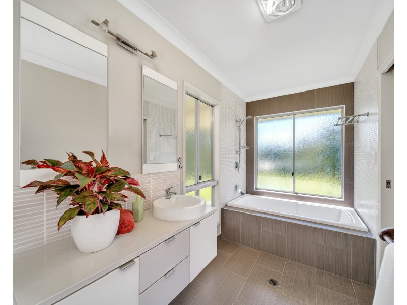 30-31 Wavell Drive, Tinaroo QLD 4872