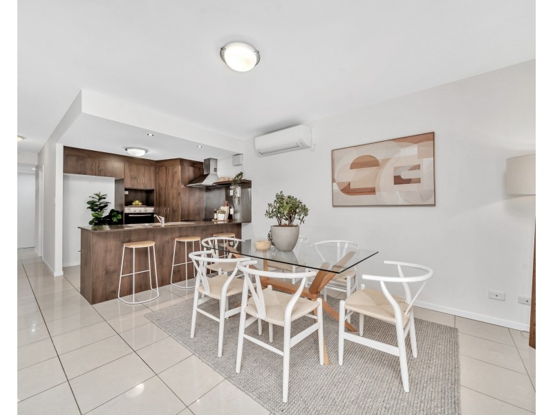 16/349-351 Lake Street, Cairns North QLD 4870