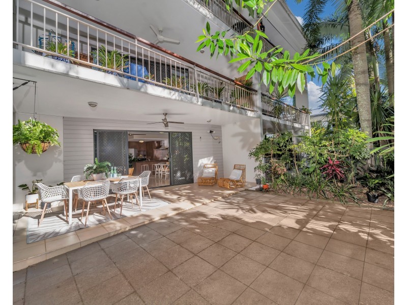16/349-351 Lake Street, Cairns North QLD 4870