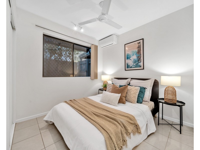 16/349-351 Lake Street, Cairns North QLD 4870