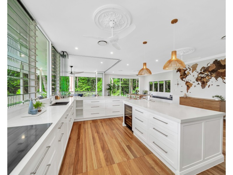 35-37 Gloucester Street, Whitfield QLD 4870