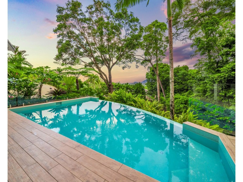 35-37 Gloucester Street, Whitfield QLD 4870