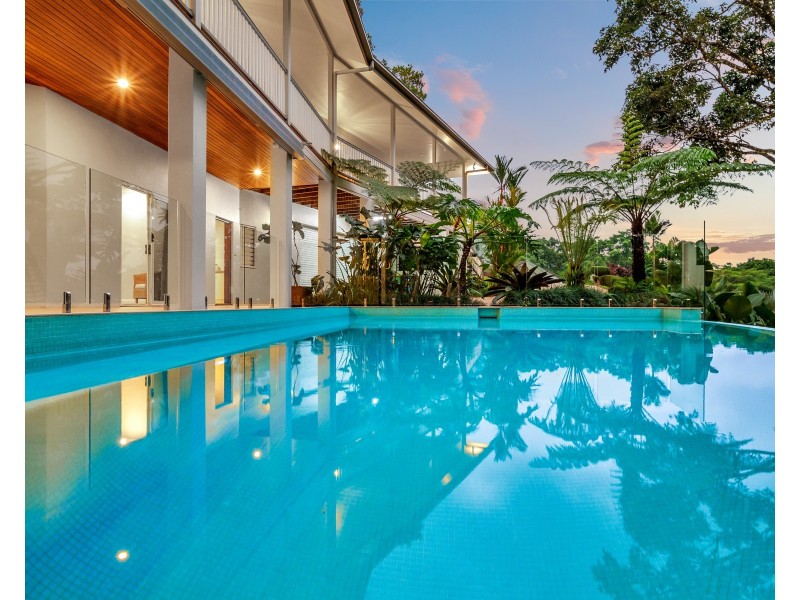 35-37 Gloucester Street, Whitfield QLD 4870
