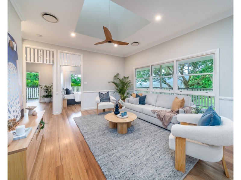 35-37 Gloucester Street, Whitfield QLD 4870