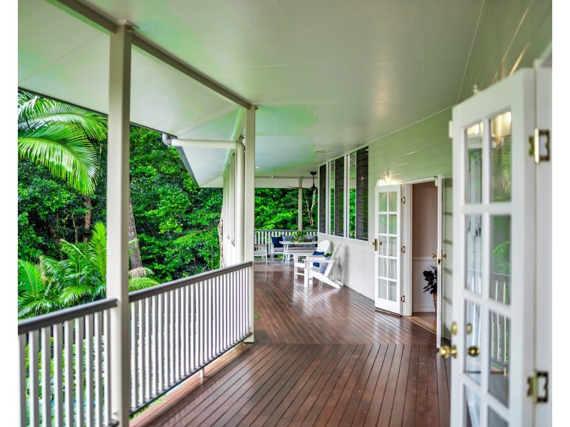 35-37 Gloucester Street, Whitfield QLD 4870