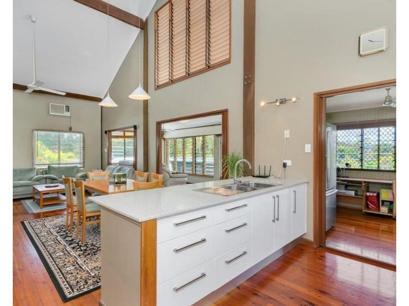 3 Nero Close, Mooroobool QLD 4870