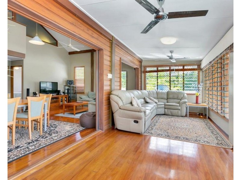 3 Nero Close, Mooroobool QLD 4870