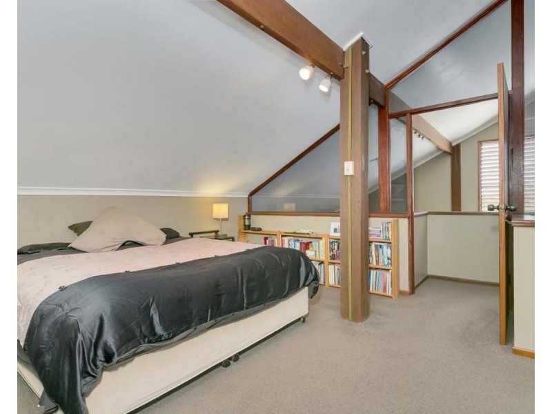 3 Nero Close, Mooroobool QLD 4870