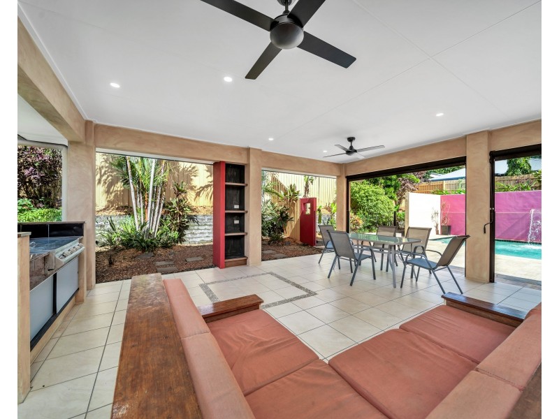 4 Finchley Close, Redlynch QLD 4870