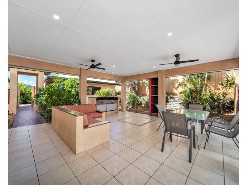 4 Finchley Close, Redlynch QLD 4870