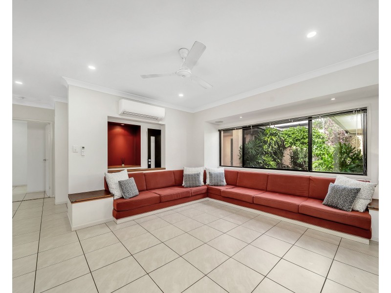 4 Finchley Close, Redlynch QLD 4870