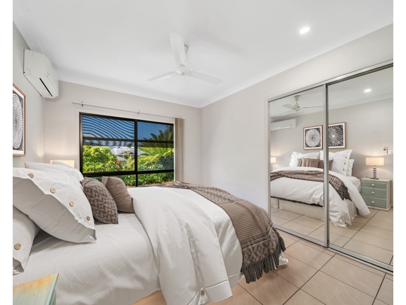 4 Finchley Close, Redlynch QLD 4870