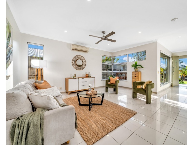 15 McAlister Avenue, Kewarra Beach QLD 4879