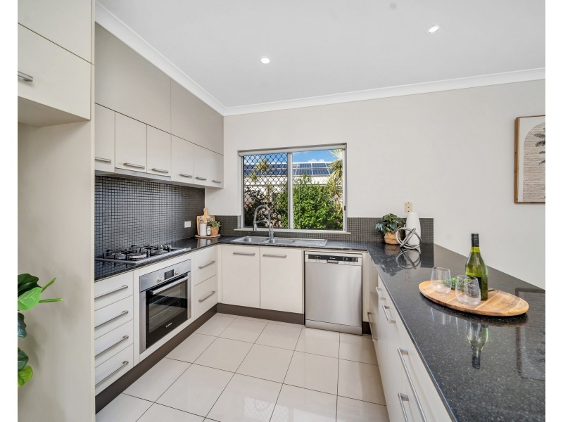 15 McAlister Avenue, Kewarra Beach QLD 4879