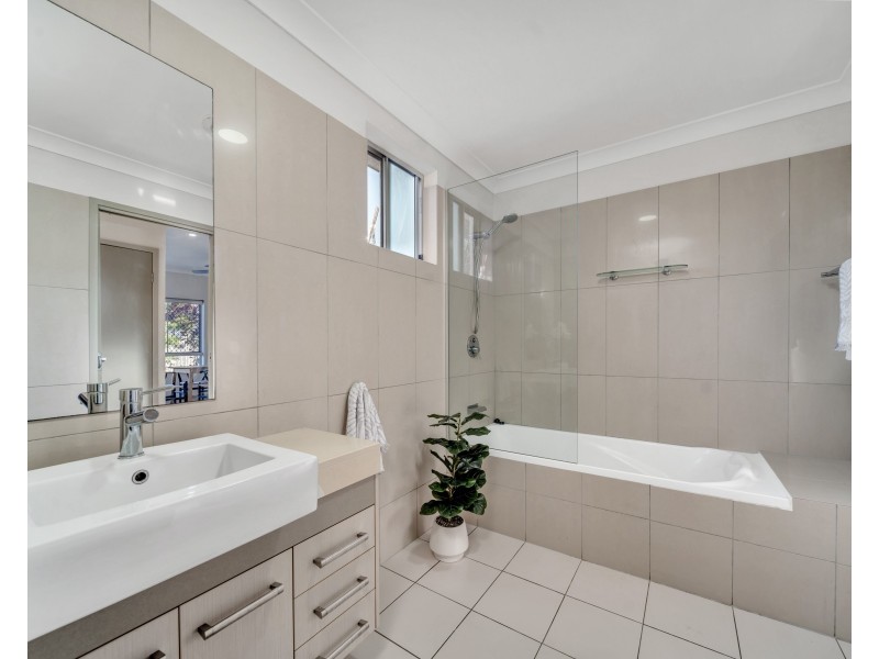 15 McAlister Avenue, Kewarra Beach QLD 4879