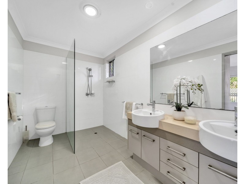 15 McAlister Avenue, Kewarra Beach QLD 4879