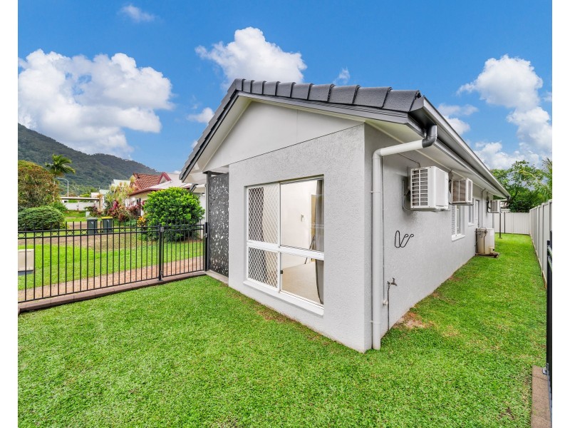 32 Silky Oak Court, Mooroobool QLD 4870