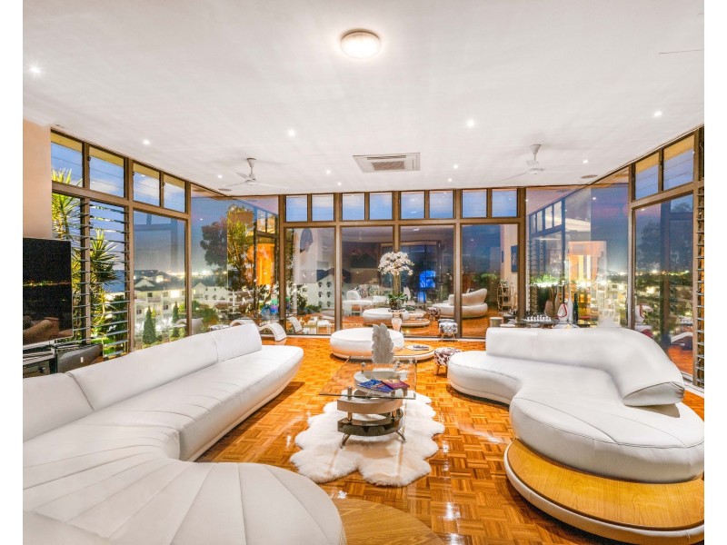 1-4 Koppen Terrace, Mooroobool QLD 4870