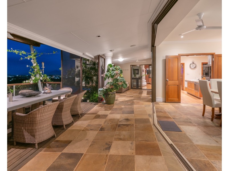 1-4 Koppen Terrace, Mooroobool QLD 4870