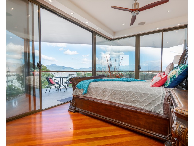 1-4 Koppen Terrace, Mooroobool QLD 4870