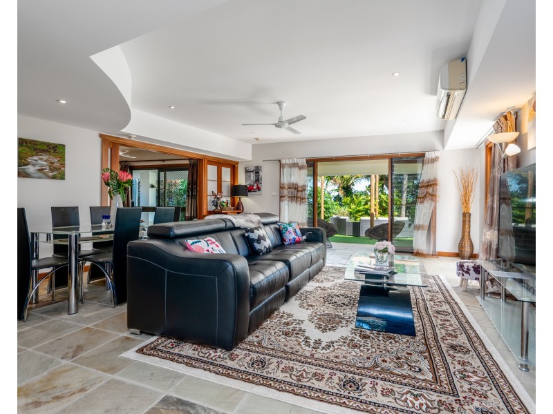 1-4 Koppen Terrace, Mooroobool QLD 4870