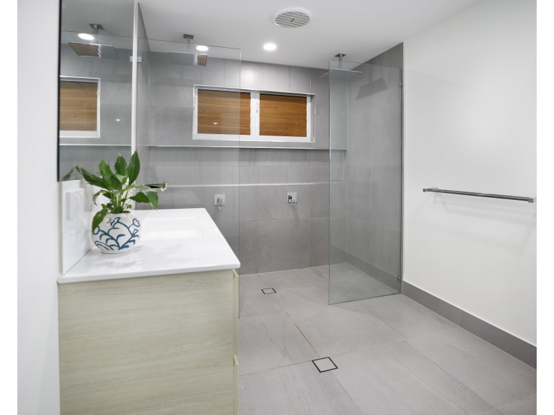 31 Park Street, Bayview Heights QLD 4868