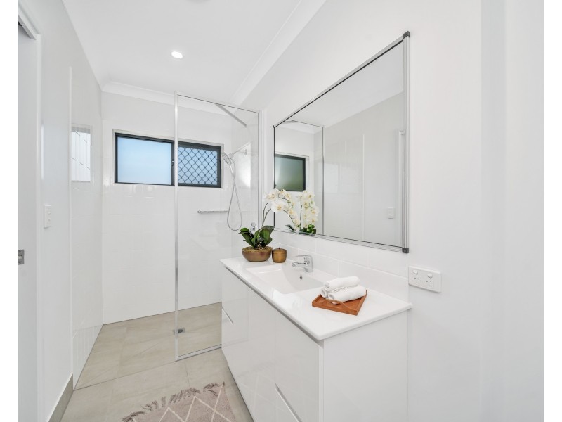 25 Sperring Street, Manunda QLD 4870