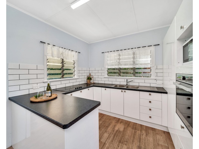 67 Clarke Street, Manunda QLD 4870