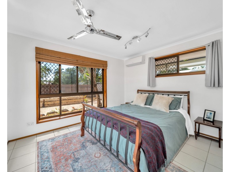 5 Saffron Close, Holloways Beach QLD 4878