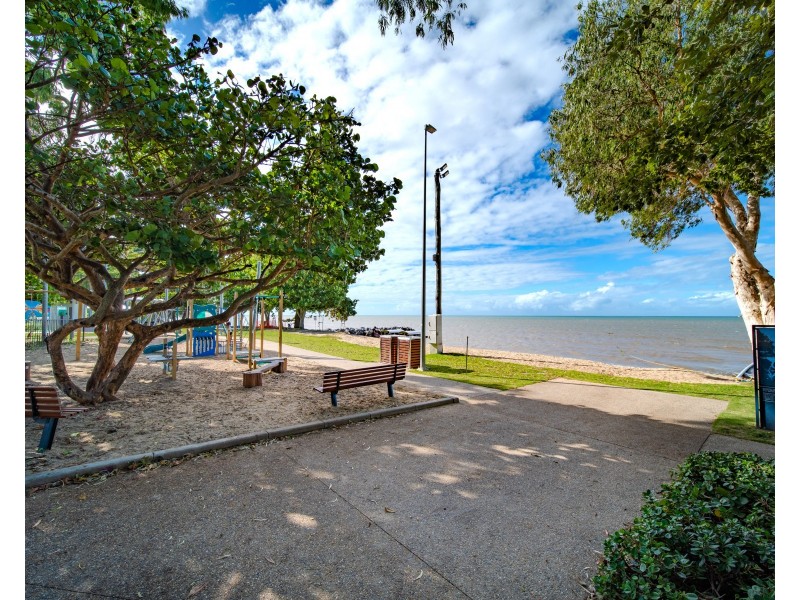 5 Saffron Close, Holloways Beach QLD 4878
