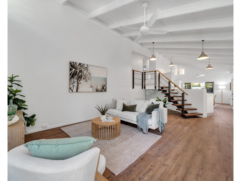 16 Acacia Street, Holloways Beach QLD 4878