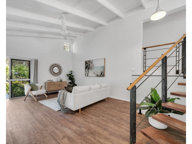 16 Acacia Street, Holloways Beach QLD 4878