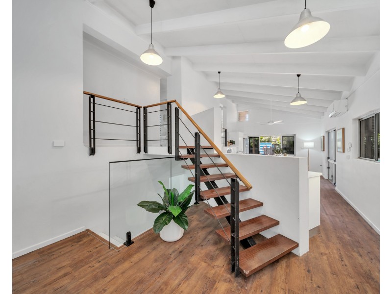 16 Acacia Street, Holloways Beach QLD 4878