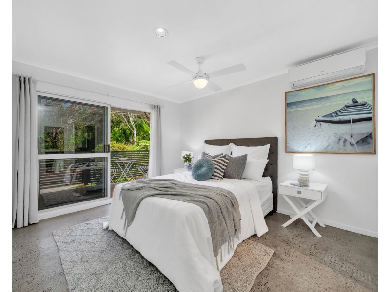 16 Acacia Street, Holloways Beach QLD 4878