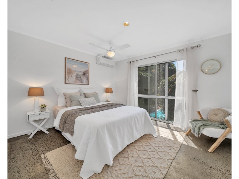 16 Acacia Street, Holloways Beach QLD 4878