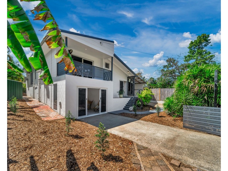 16 Acacia Street, Holloways Beach QLD 4878