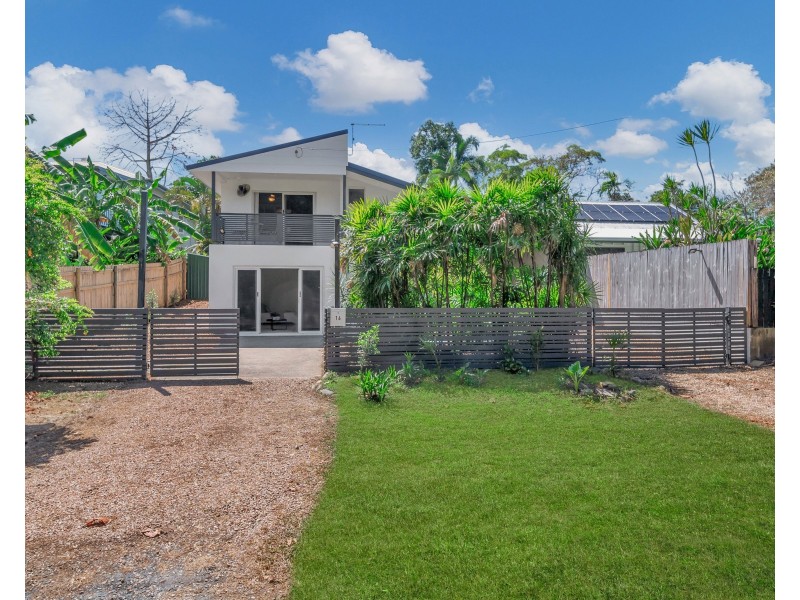 16 Acacia Street, Holloways Beach QLD 4878