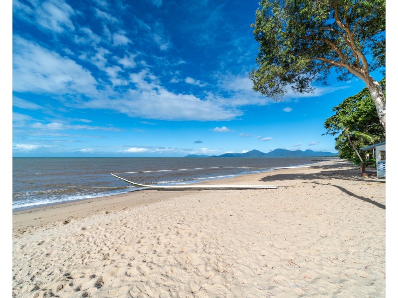 16 Acacia Street, Holloways Beach QLD 4878