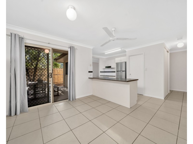 8 Gavin Hamilton Close, Redlynch QLD 4870