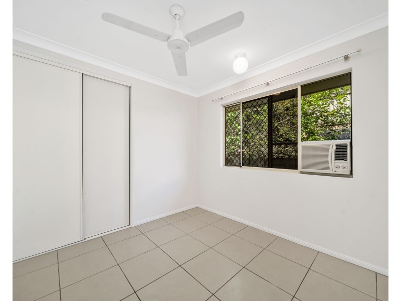 8 Gavin Hamilton Close, Redlynch QLD 4870