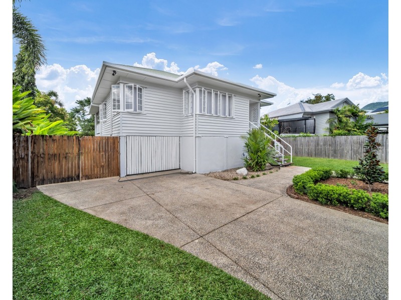 5 Hoad Street, Earlville QLD 4870