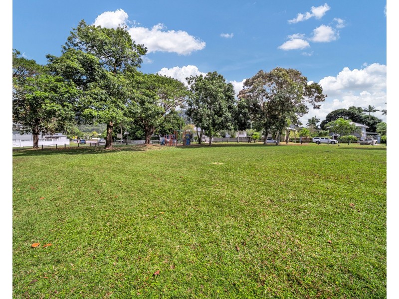 5 Hoad Street, Earlville QLD 4870