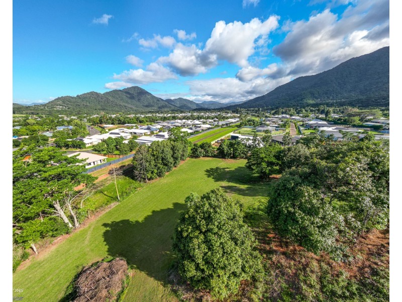 112 Harvey Road, Redlynch QLD 4870
