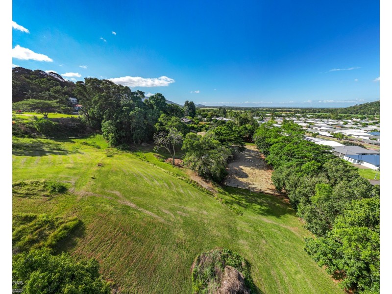 112 Harvey Road, Redlynch QLD 4870