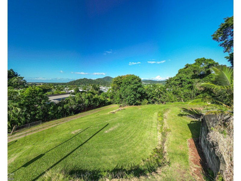 112 Harvey Road, Redlynch QLD 4870