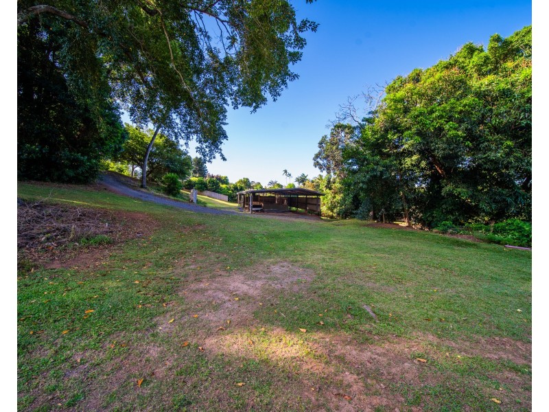 112 Harvey Road, Redlynch QLD 4870