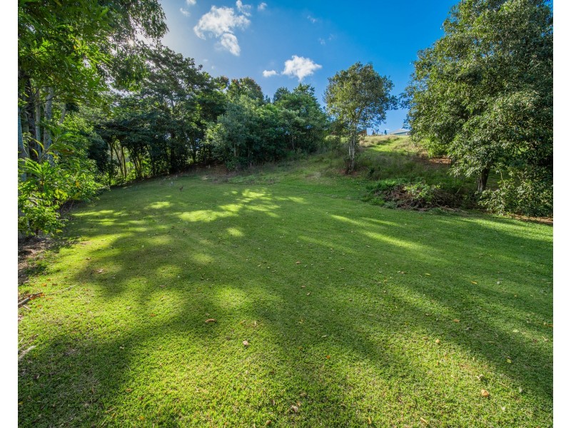 112 Harvey Road, Redlynch QLD 4870