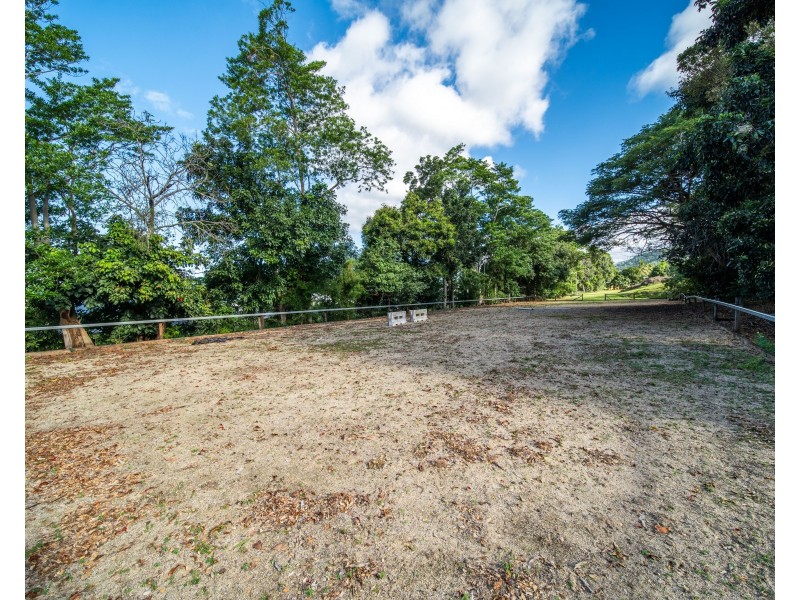 112 Harvey Road, Redlynch QLD 4870