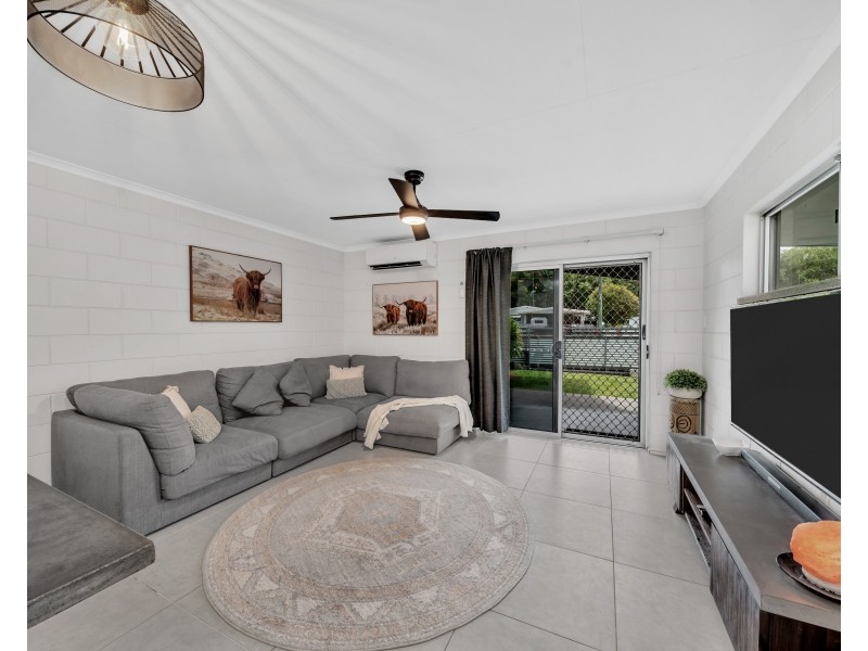 1/12 Valmadre Street, Caravonica QLD 4878